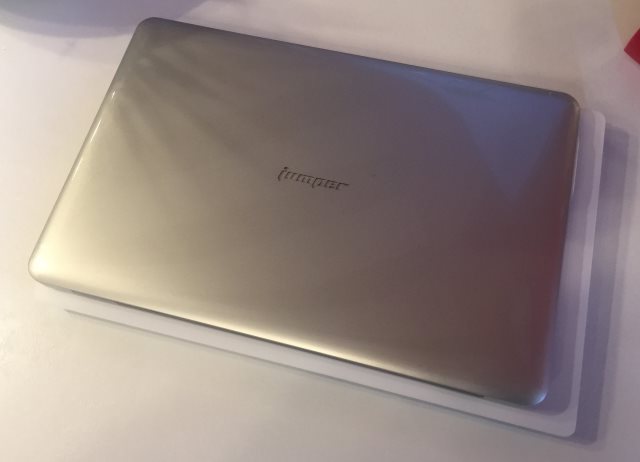 L'EZBook Jumper comparé avec le Chuwi Lapbook