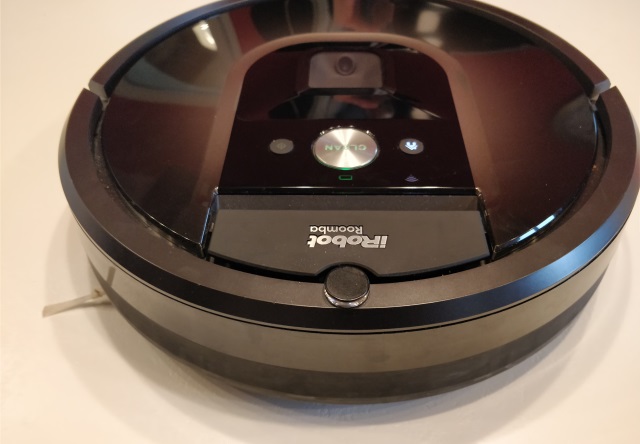 Le iRobot Roomba 980