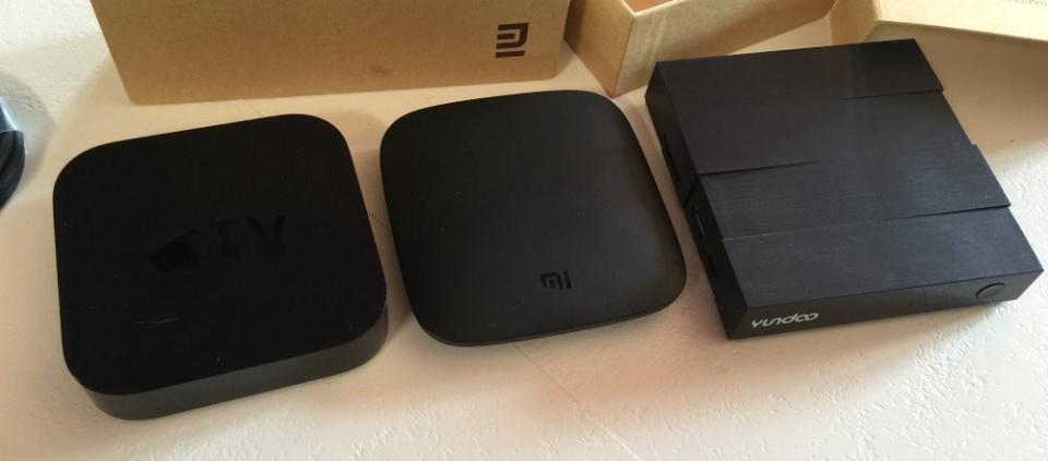 Un Apple TV, la Box Xiaomi et une Box Android TV Standard