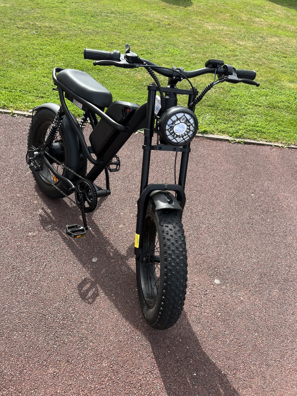 🔥 Importante réduction sur le vélo-moto électrique Z8