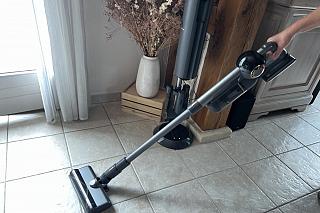 Test aspirateur balai JIGOO V700 avec station d'auto (...) à la une