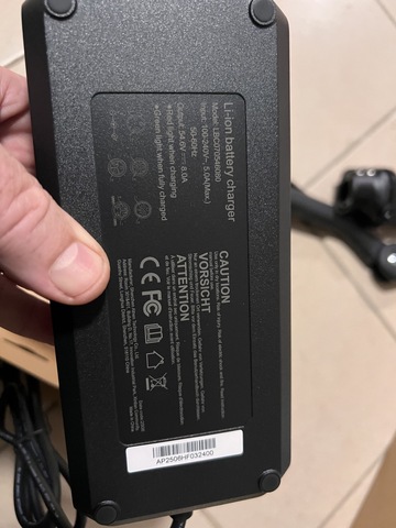 Le nouveau chargeur rapide jusqu'à 8Ah