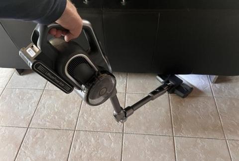 Jimmy H10 Flex en test, l'aspirateur balai sans fil qui se plie à vos besoins