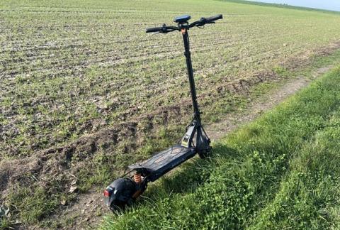 TEST KUKIRIN G2 MASTER, une trottinette bimoteur pour des escapades tout-terrain et plus