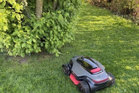 Test Mova LiDAX Ultra AWD, le robot tondeuse tout-terrain pour tous
