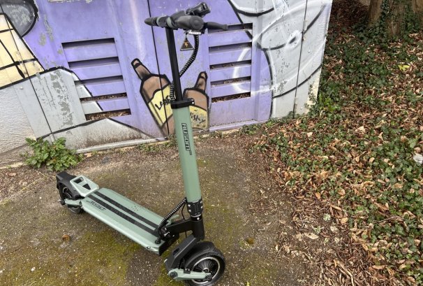 Test Trottinette électrique Ausom GX1 : L'Équilibre Réussi en Moyenne Gamme ?