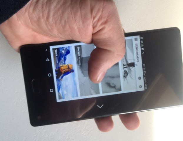La fonction mini smartphone pour manipulation à une main