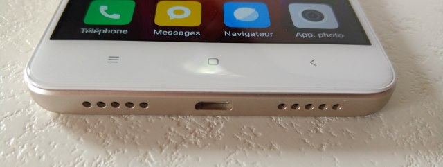 Le Redmi 4 reste sur une prise micro USB