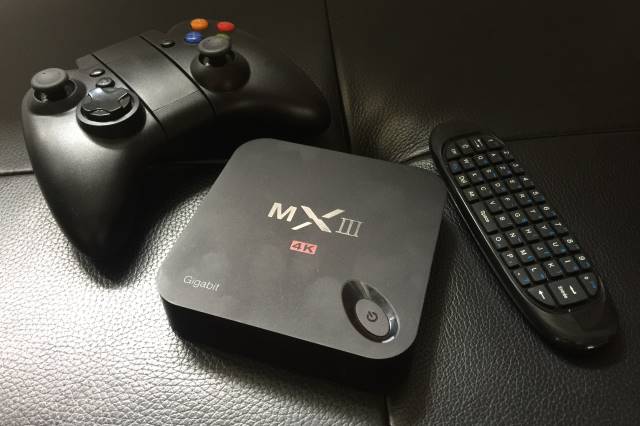Manette, clavier souris gyroscopique pour les tests