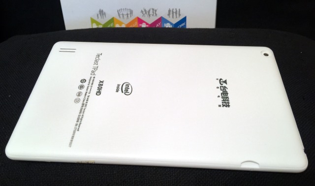 Teclast X80HD, entièrement plastique