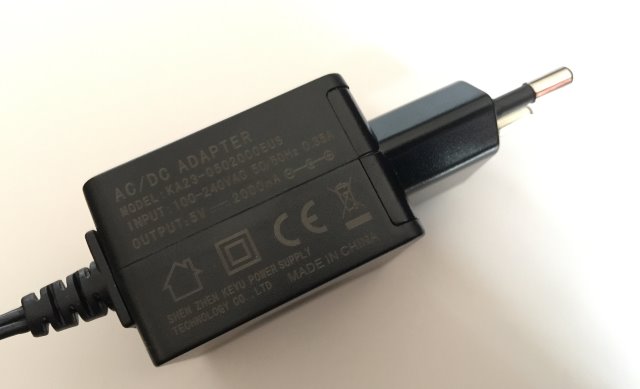 Un chargeur CE livré