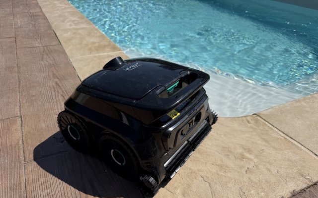 Test du WYBOT B1, un robot de piscine sans fil qui va à (...) à la une
