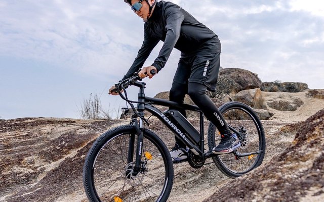 Touroll U1 un VTT électrique 21 vitesses, batterie 13 Ah (...)