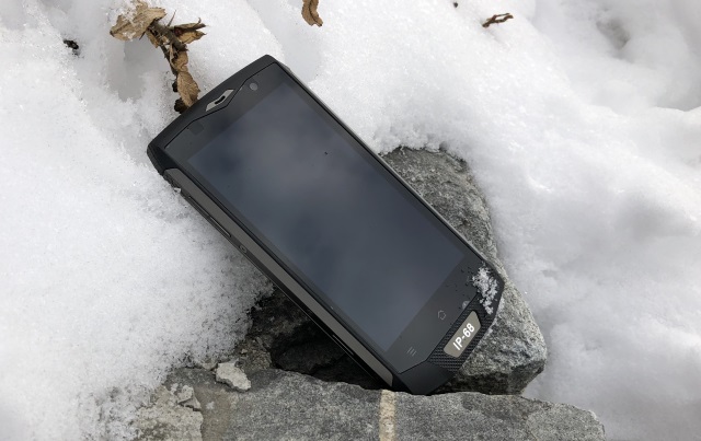 Test smartphone tout terrain Blackview BV8000 Pro