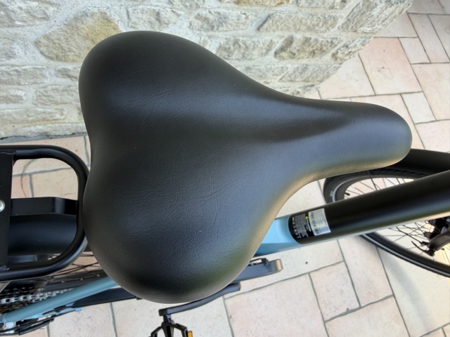 Selle large confortable