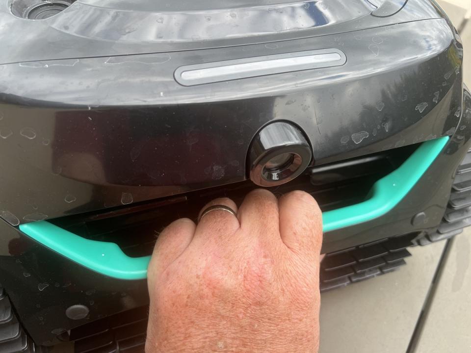 La poignée, ok pour la main, plus compliquée pour le crochet