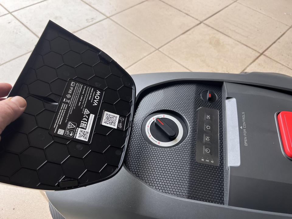 Sous le capot, les commandes