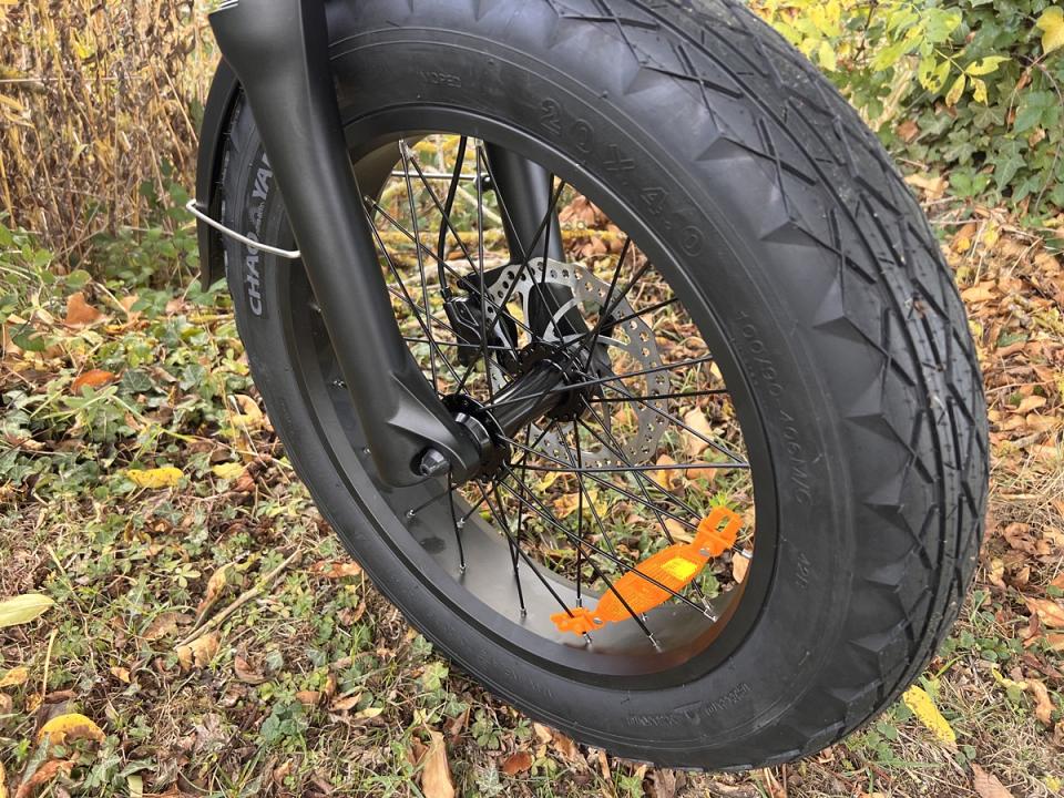 Jantes rayon et nouveaux pneus plus silencieux