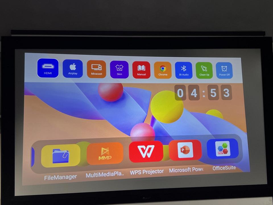 L'interface du système interne qui fonctionne hors dongle Android. 