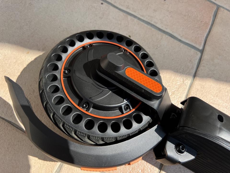 Le moteur est situé en roue arrière 