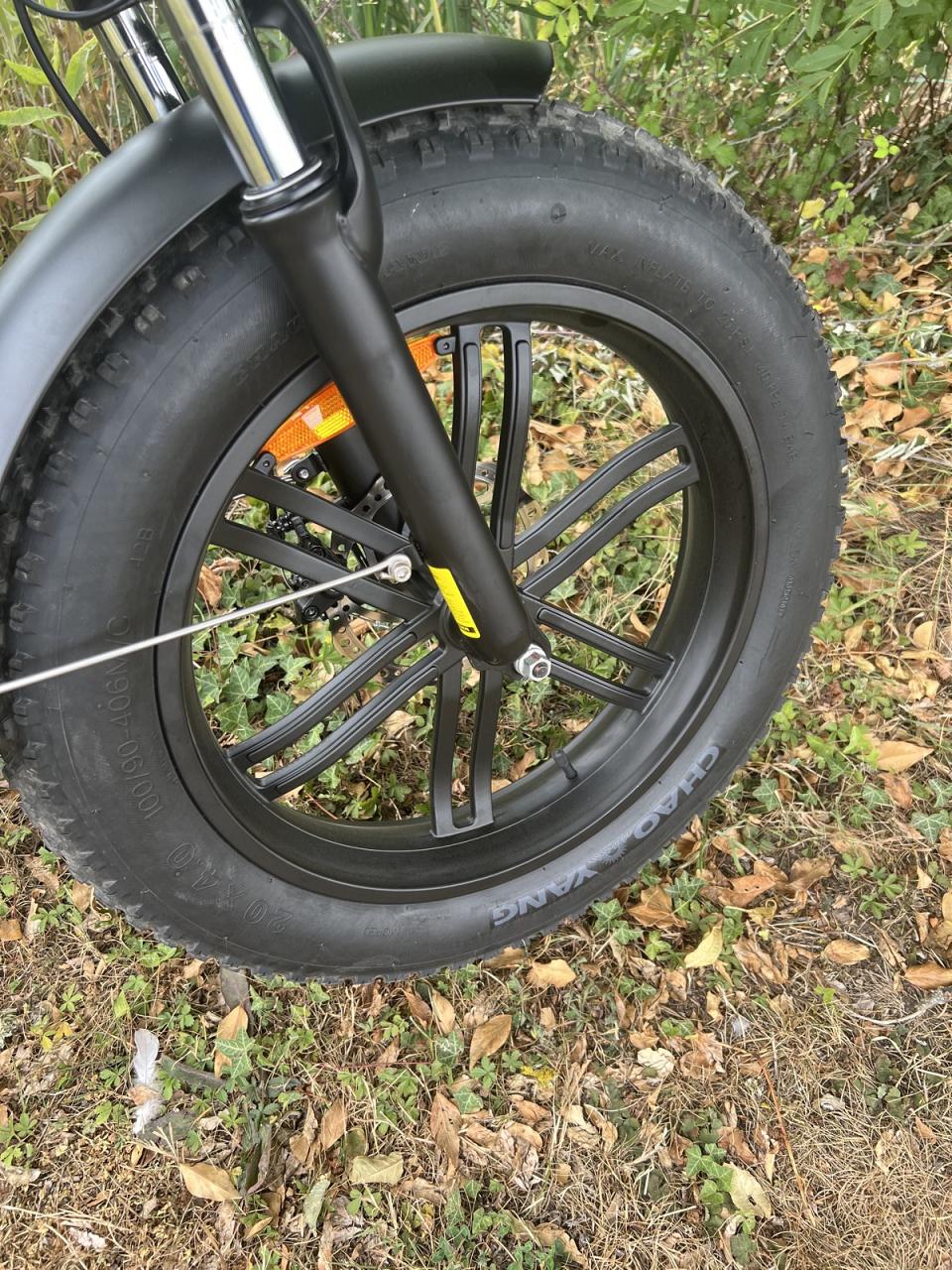 Jantes bâton et pneux de qualité