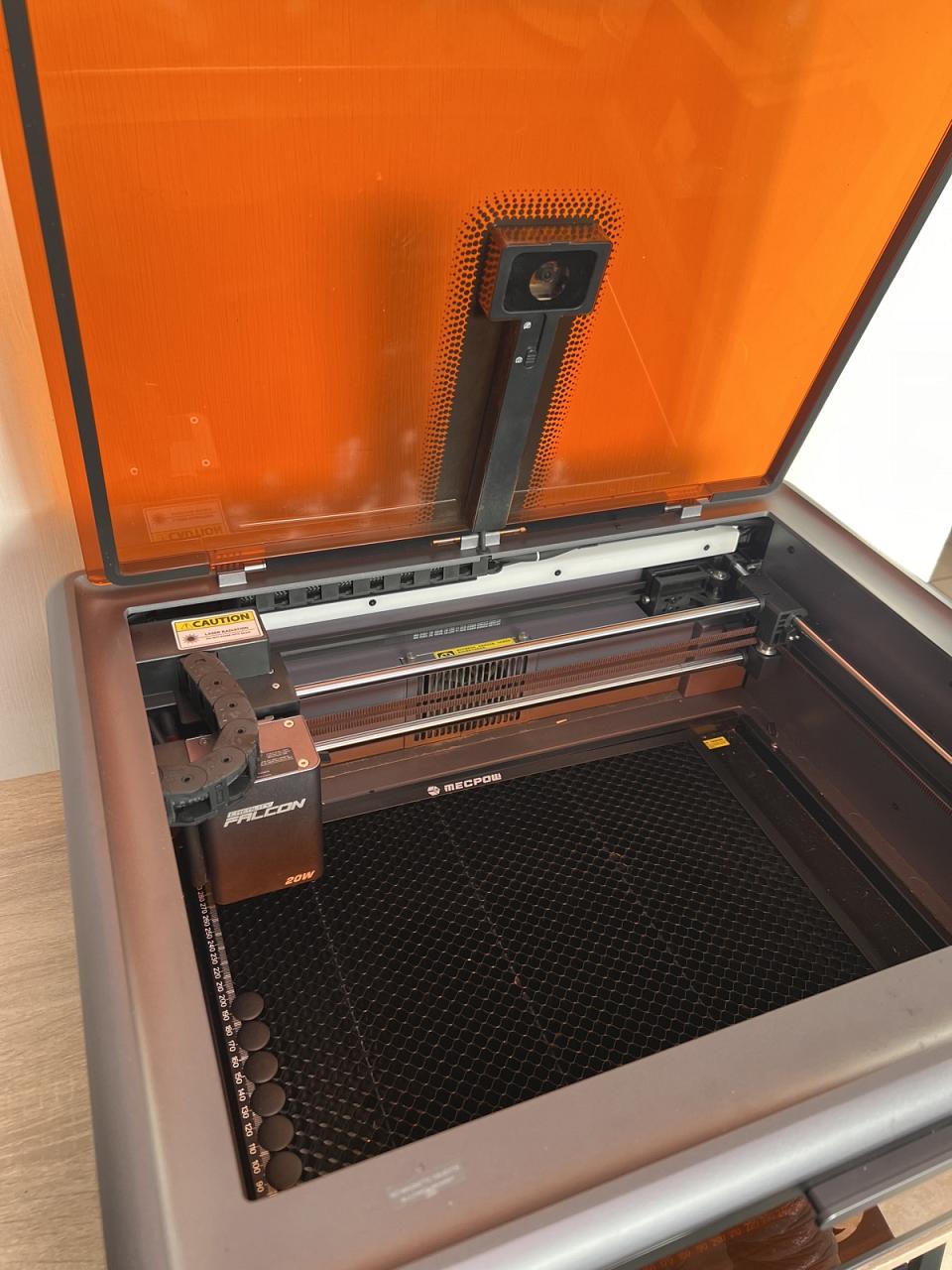 Le couvercle avec caméra