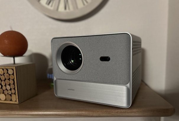 Test Wanbo DA VINCI 1 PRO, un vidéoprojecteur certifié GoogleTV pour encore plus de multimédia
