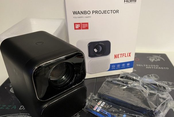 Test Wanbo TT, un vidéoprojecteur FullHD certifié Netflix avec frustration