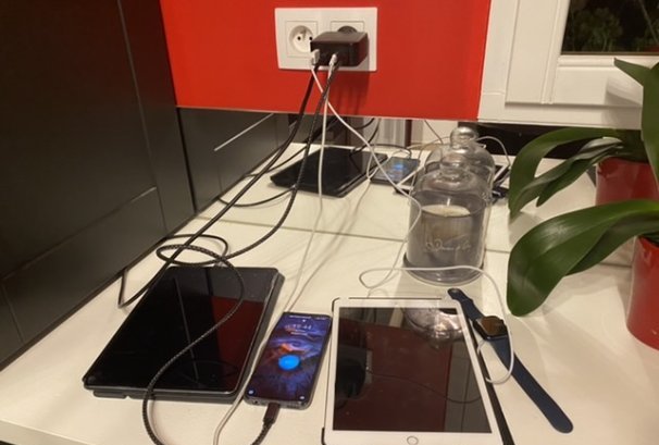 Test chargeur USB rapide UGREEN GaN 100W , 9 protocoles et 4 appareils en même temps