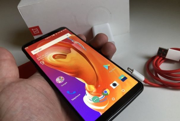 Test Smartphone OnePlus 5T, le 6 pouces écran 18:9 sans bord valeur sûre