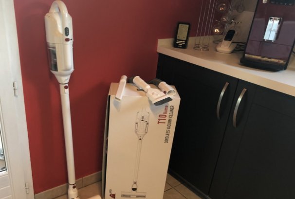Test Aspirateur Balai sans fil PUPPYOO T10 Home, 60% moins cher qu'un Dyson V8