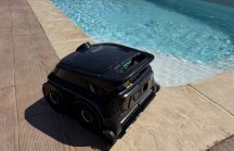 Logo Test du WYBOT B1, un robot de piscine sans fil qui va à (...)