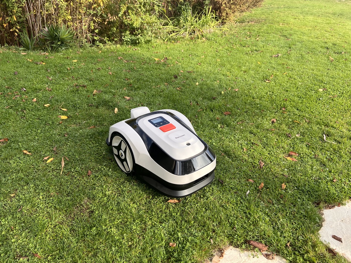 RoboUP Racoon2 SE, un robot tondeuse sans fil avec caméra IA dès 299€ ?