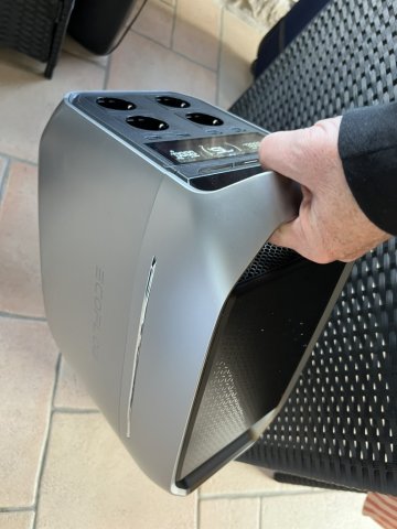 Facile à porter avec une ou deux mains