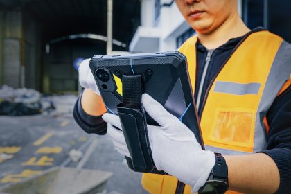 FOSSIBOT DT2, une tablette Android de chantier avec une batterie monstrueuse de 22000 mAh