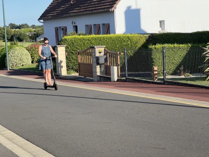 KuKirin S1 Max : une trottinette électrique pour la ville, pas pour les excès 