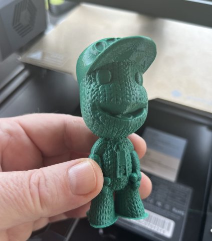 Imprimé avec un filament Amazon Basics en mode draft. C'est très bien