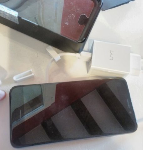 Un chargeur de qualité est fourni