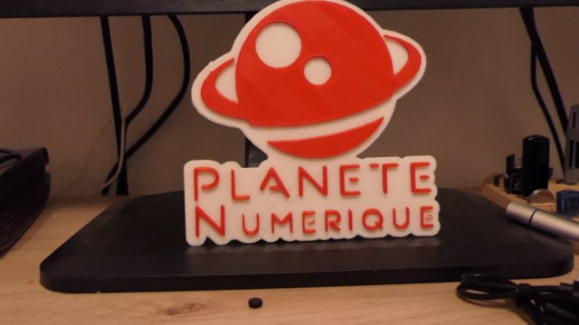 Et hop un méga logo imprimé
