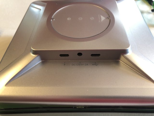 3 ports dont 2 USB-C